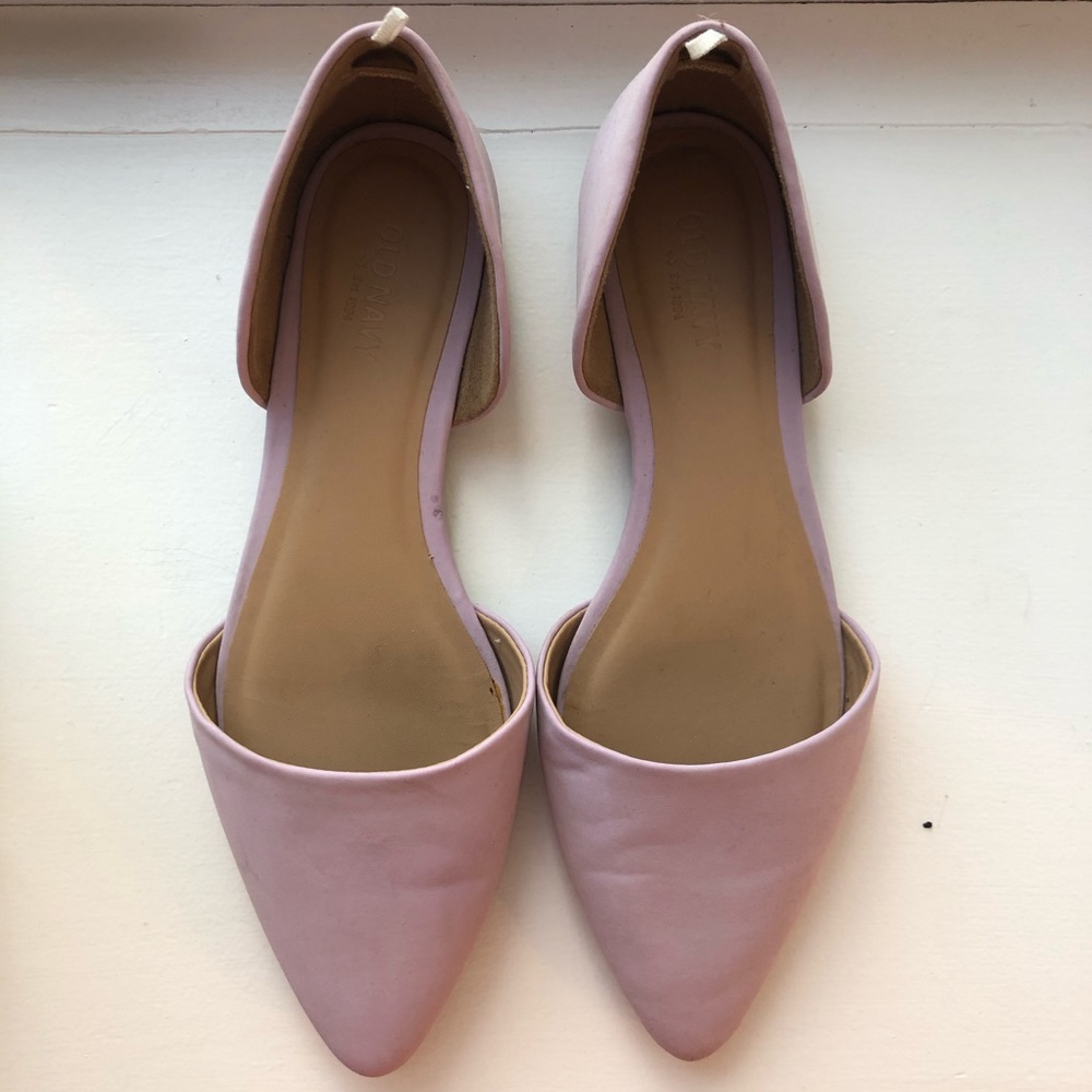 Adorable purple flats!